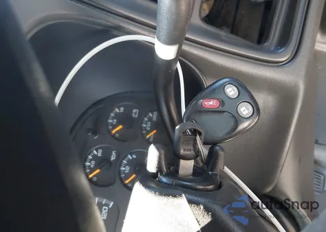 2003 Chevrolet Silverado 1500Hd Lt из США, поврежденный, VIN 1GCGC13U23F226973